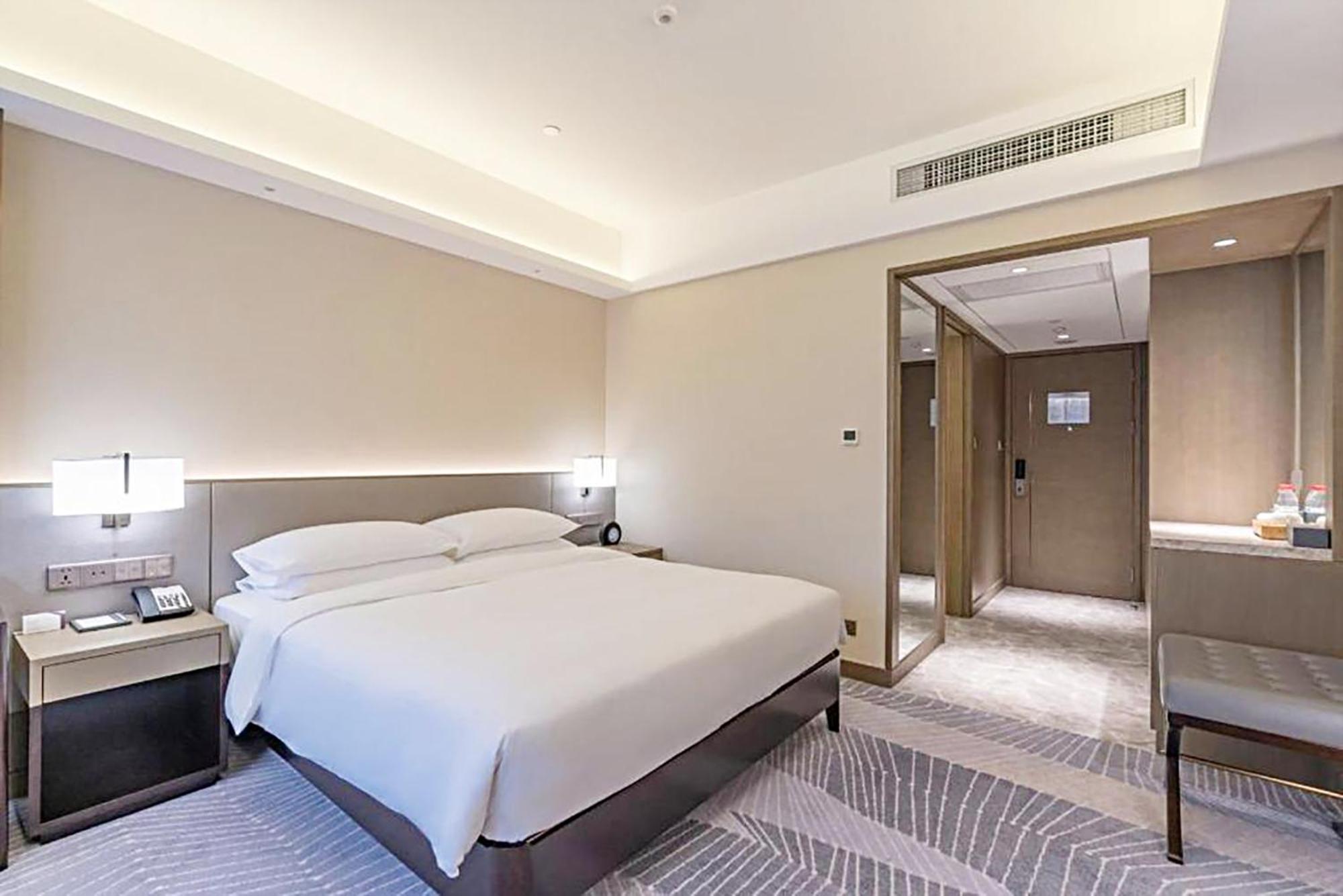 Hyatt Regency Metropolitan Chongqing Hotel Exterior foto